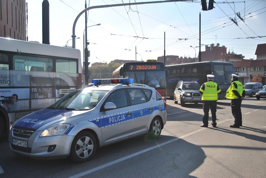 Wypadek koło Gali. Na al. Unii Lubelskiej autobus potrącił...