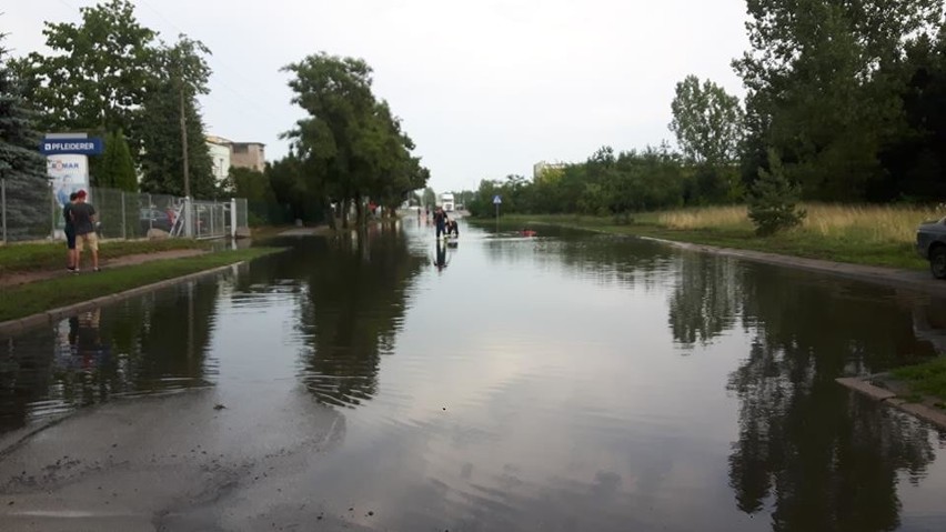 Burze z ulewami w Podlaskiem. Wielka ulewa przeszła nad Bielskiem Podlaskim. Sprawdź radar burzowy online [ZDJĘCIA, WIDEO]