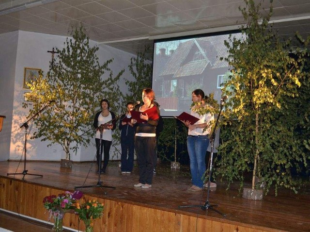 Młodzież czytała wspomnienia Sybiraków. Program chwytał wszystkich za serce.