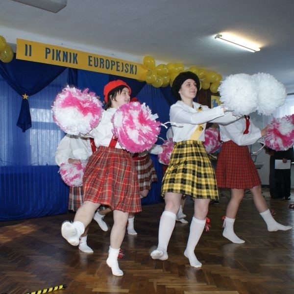 Podopieczni Specjalnego Ośrodka Szkolno-Wychowawczego numer 2 w Skarżysku zaprezentowali tradycyjne szkockie tańce.