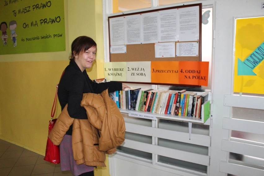 Szkolna świetlica w Kielcach uwolniła książki. Przeczytaj i zwróć