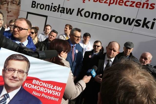 W Toruniu rozpcozęto kampanię Bronisława KomorowskeigoCałbecki, Lenz