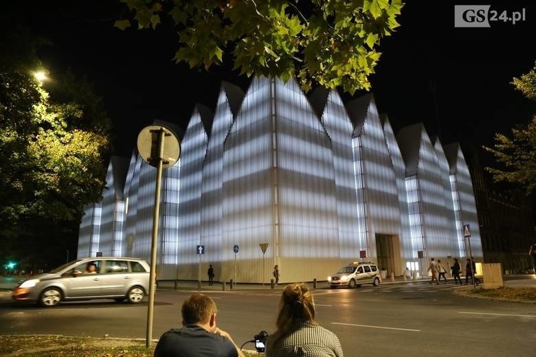 Jeżeli chodzi o filharmonię, to w okresie świątecznym (od 24...