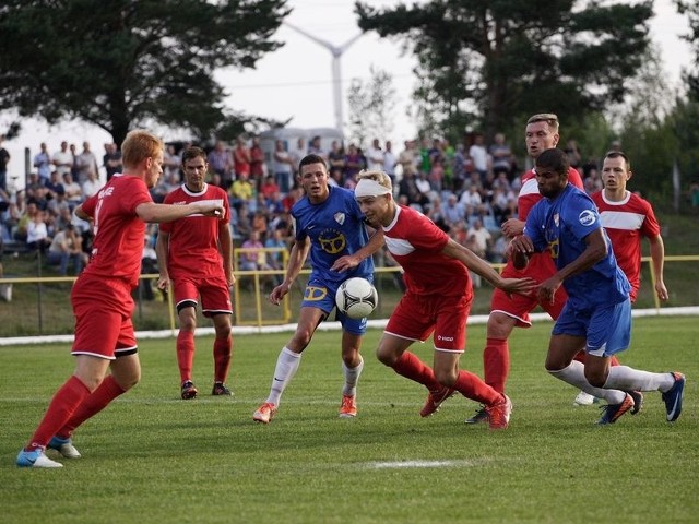 Dobrze się spisali w spotkaniu piątej kolejki III ligi piłkarze Pomorza Potęgowo. Przed własną publicznością pokonali Arkę II Gdynia 1:0 (1:0).