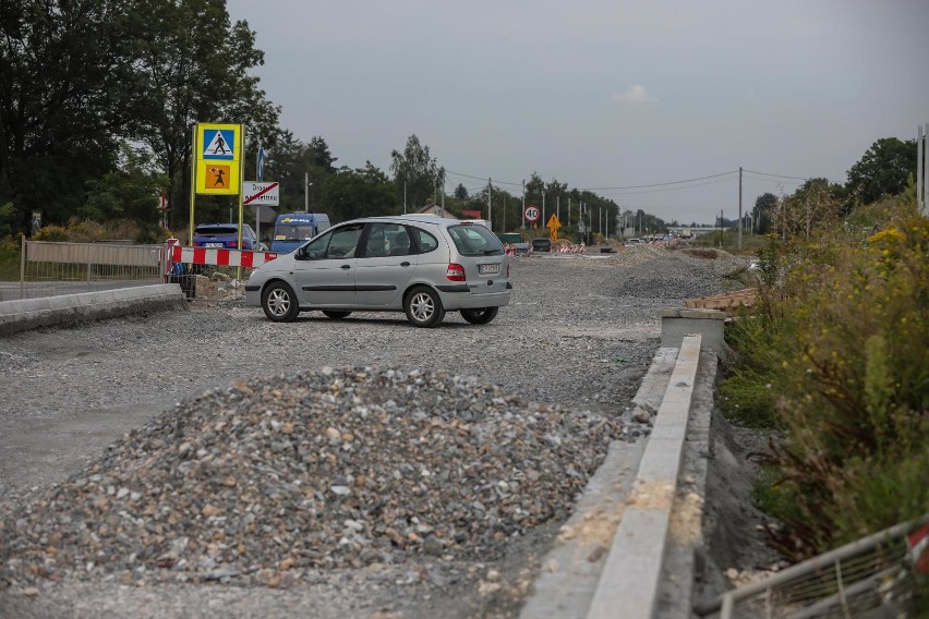 Kraków. Igołomska na półmetku. Od dziś kilometr jazdy po nowej drodze  