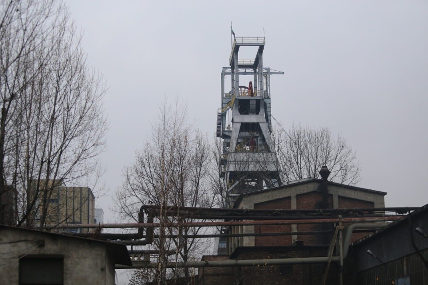 Akcję ratowniczą w kopalni Bielszowice utrudniają...