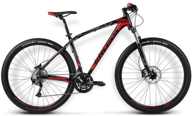 Skradziony jednoślad to rower męski Kross Level B3, malowany w czarno - czerwony, błyszczący wzór, rama w rozmiarze M, o numerze 7700106560-005.