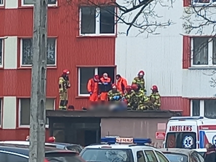 Białostoczek. Śmiertelny wypadek przed blokiem. Mężczyzna...