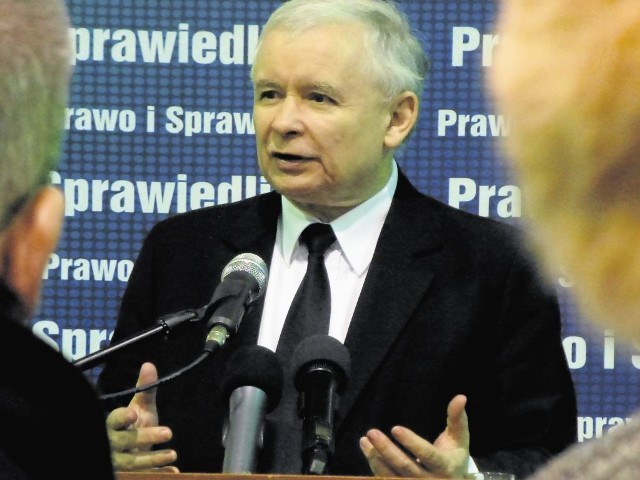 Jarosław Kaczyński, prezes Prawa i Sprawiedliwości, może okazać się zręcznym strategiem proponując sojusz mniejszym ugrupowaniom. Czy wyborcy nagrodzą ten gest?
