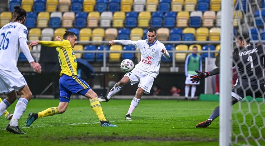 Arka Gdynia przegrała 7 marca u siebie z Wisłą Płock 1:2. Na...