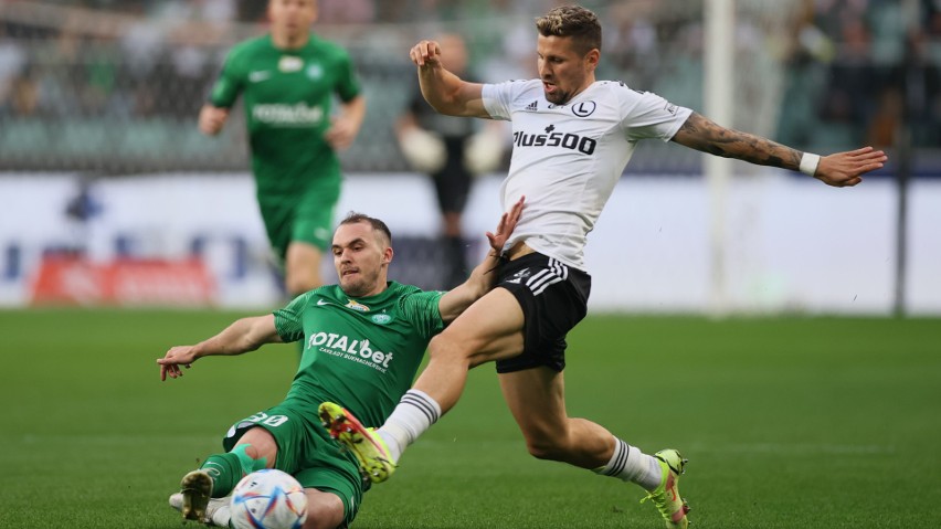 PKO Ekstraklasa. Legia Warszawa na fotelu lidera. Bramka Rosołka ozdobą meczu