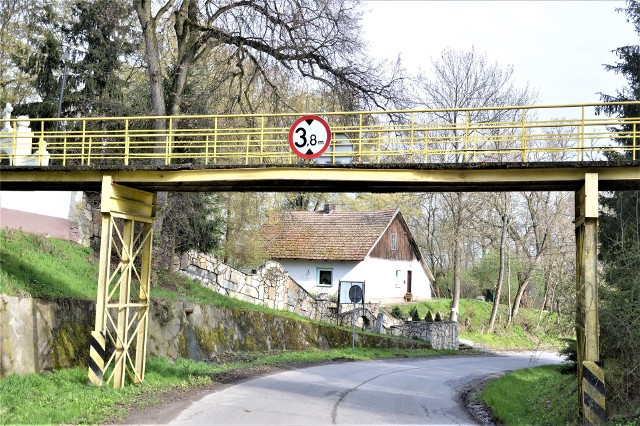 Kładka nad drogą powiatową w Zielenicach