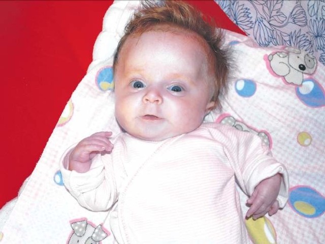 Hania urodziła się 6 lipca 2011 roku. Stwierdzono u niej wrodzoną łamliwość kości.