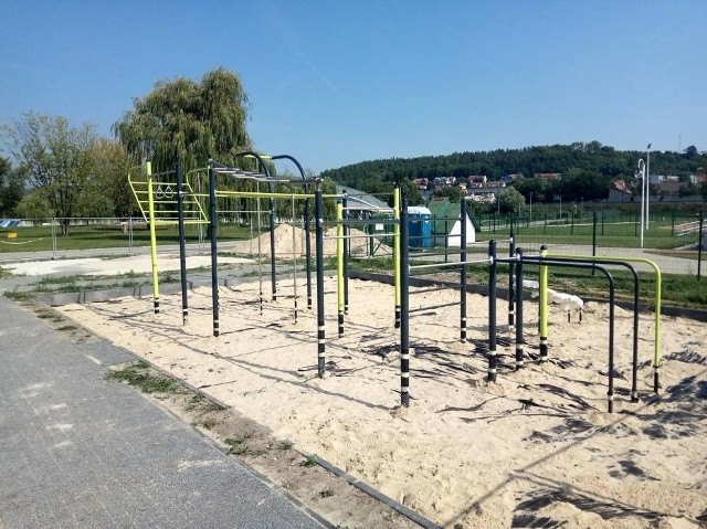 Strefa wypoczynku i park street workout w Pińczowie. Wielkie otwarcie 6 października.