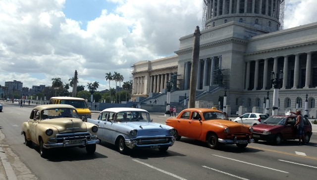 Capitol i Paseo de Marti, główna arteria oddzielająca Starą Hawanę od Hawany Centrum.