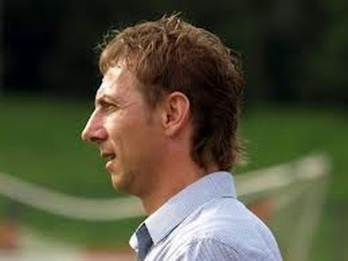 Bardzo udanie w roli trenera Korala Dębnica zadebiutował Grzegorz Wódkiewicz.