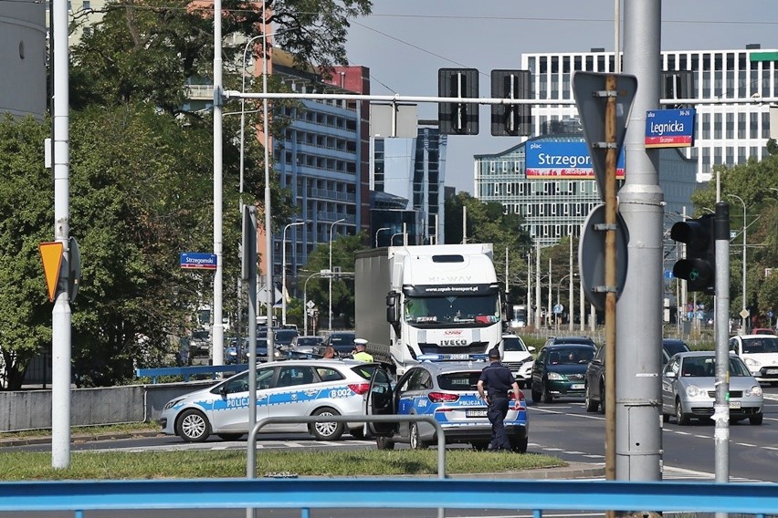 Niewybuch w centrum Wrocławia. Saperzy zamknęli ulicę