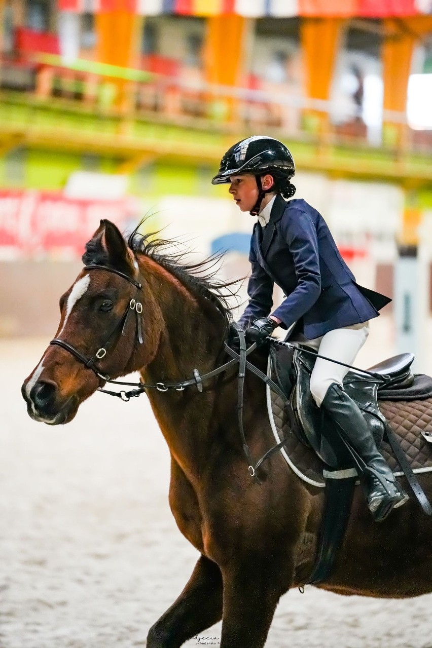 10-letnia Oliwia Wrzesińska na koniu "Farach" podczas...