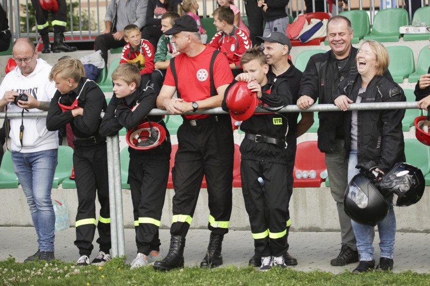 Młodzieżowe zawody pożarnicze w Jezierzycach. Startowało 20...