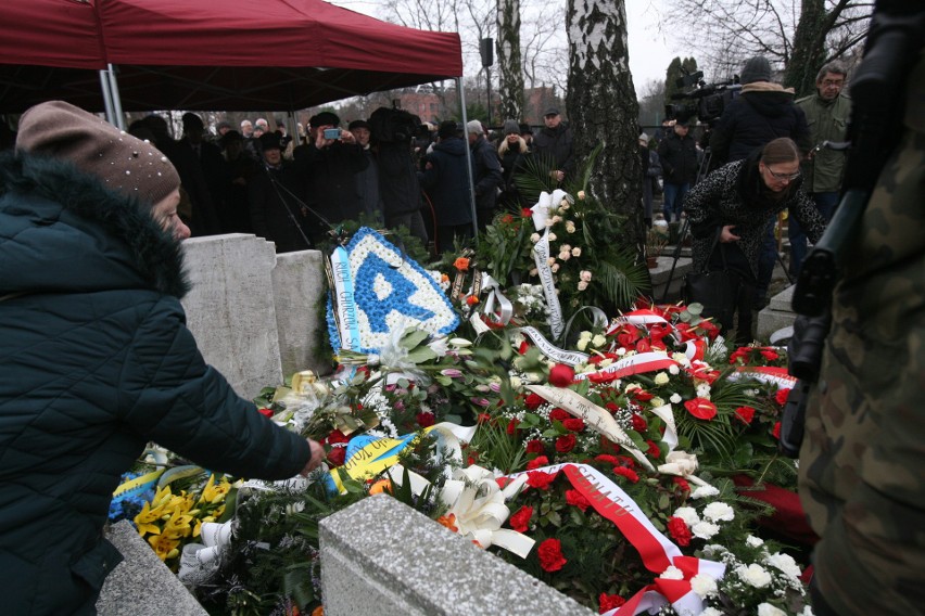 Kazimierz Kutz został pochowany w Katowicach na cmentarzu...
