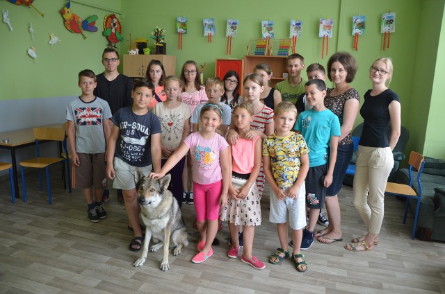Żory: dzieci z świetlicy „Horyzont" poznały wilczaka czechosłowackiego