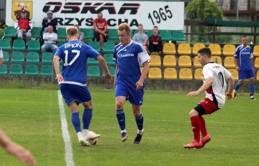 Oskar Przysucha w meczu kontrolnym przegrał 0:2 z Bronią Radom