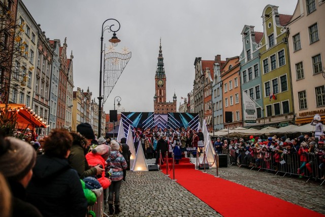 Miłość jest wszystkim - polska komedia romantyczna na święta. Kiedy film wejdzie do kin? Premiera filmu 23.11.2018 [obsada, zdjęcia, wideo]