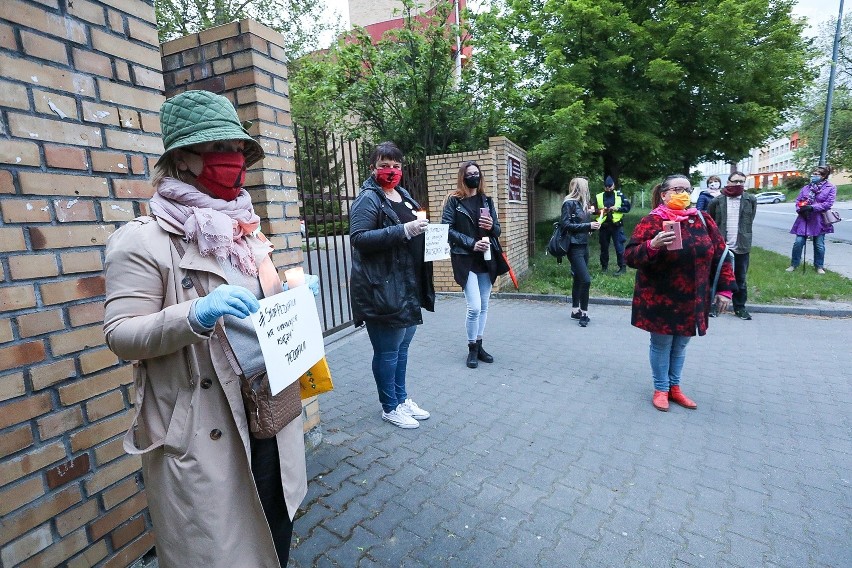Protest przed kurią i kościołem w Szczecinie. "Nie ukrywajcie kościelnych przestępców"