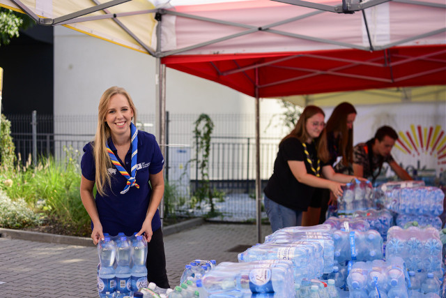 Białostoczanie pomagają powodzianom. Odwiedzają Centrum Aktywności Społecznej i przynoszą potrzebne produkty. Pomagają też m.in. fundacje 