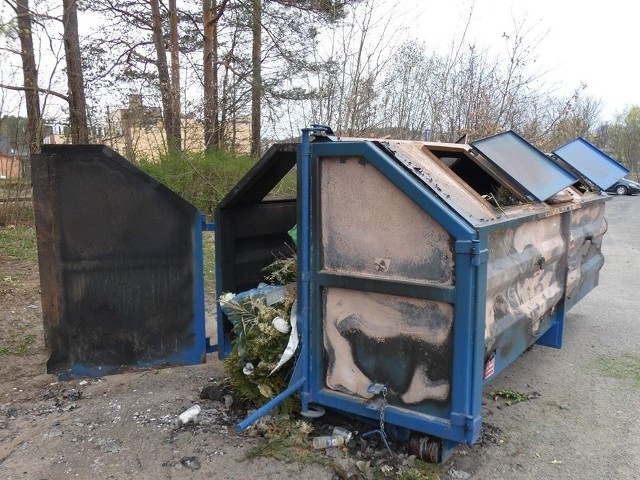 W ciągu kilku minionych dni na cmentarzu w Kępicach nieznany sprawca dwukrotnie podpalił kontenery na odpady.