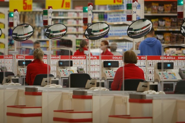 Auchan wprowadza nową usługę - click&collect w sześciu hipermarketach na terenie Polski. Zobacz kolejne zdjęcia. Przesuwaj zdjęcia w prawo - naciśnij strzałkę lub przycisk NASTĘPNE