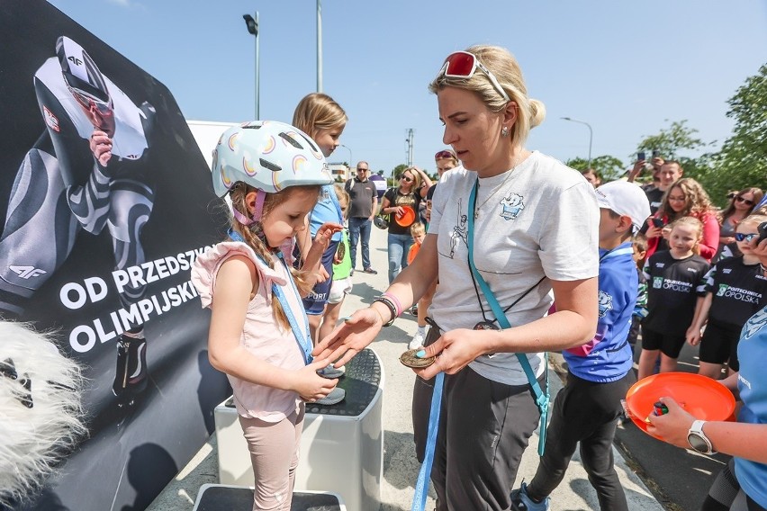 Dzieci ścigały się na rolkach we Wrocławiu pod okiem olimpijki Natalii Czerwonki (WIDEO, ZDJĘCIA)