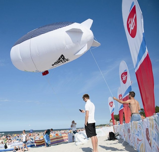 Sterowce nad plażami unosić się będą do końca wakacji. 