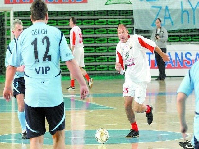 Janusz Kubot, trener Zawiszy i Radosław Osuch, właściciel klubu zagrali przeciwko sobie.