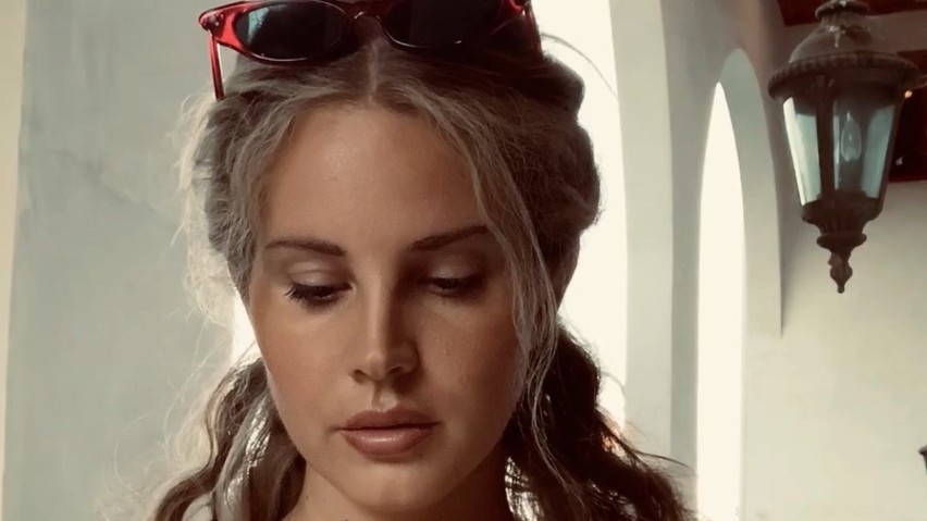 Lana Del Rey wydała nową płytę „Chemtrails Over the Country...