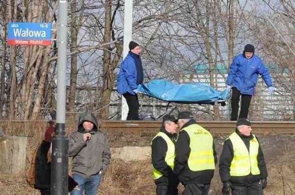 Tragedia! 22-latek rzucił się pod pociąg!