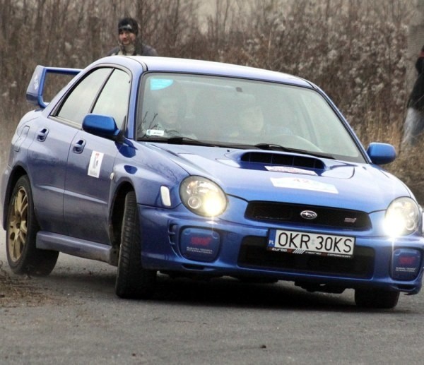 Subaru prowadzone przez małżeństwo: Rafała (kierowca) i Monikę (pilot) Grzywaczyków w tym roku było najszybsze na wszystkich eliminacjach.