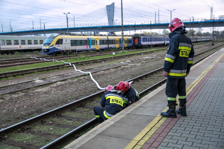 Spłonął wagon kolejowy na dworcu w Płaszowie