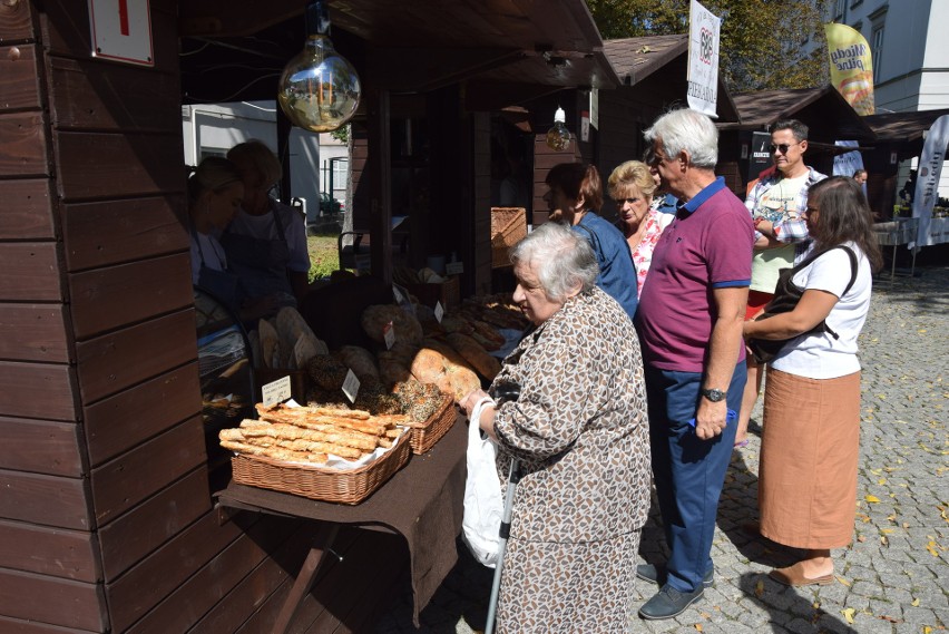Święto Chleba w Radomiu. Piekarze przygotowali wspaniałe przysmaki dla mieszkańców. Zobacz zdjęcia