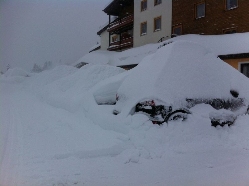 Turyści ze Śląska uwięzieni w Tyrolu z powodu opadów śniegu