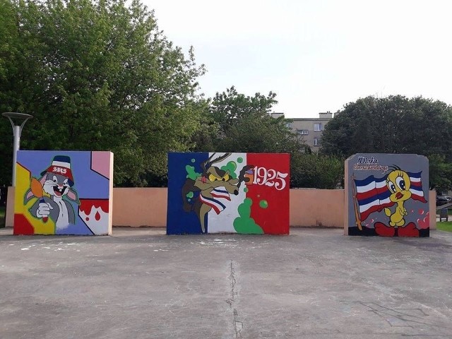 Takie murale pojawiły się ostatnio na placu zabaw przy ulicy Żółkiewskiego w Sandomierzu.