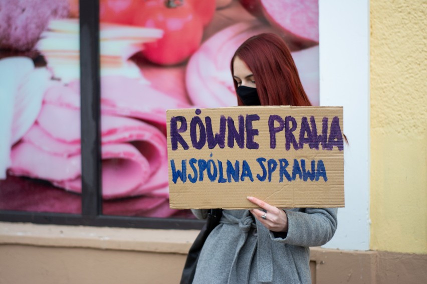 "Nasze ciała mają dość". W Lublinie przeszła manifestacja kobiet. Zobacz zdjęcia