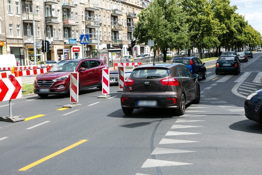 Remont torowiska na ul. Krzywoustego i al. Bohaterów Warszawy w Szczecinie. Uwaga! Duże zmiany [ZDJĘCIA]