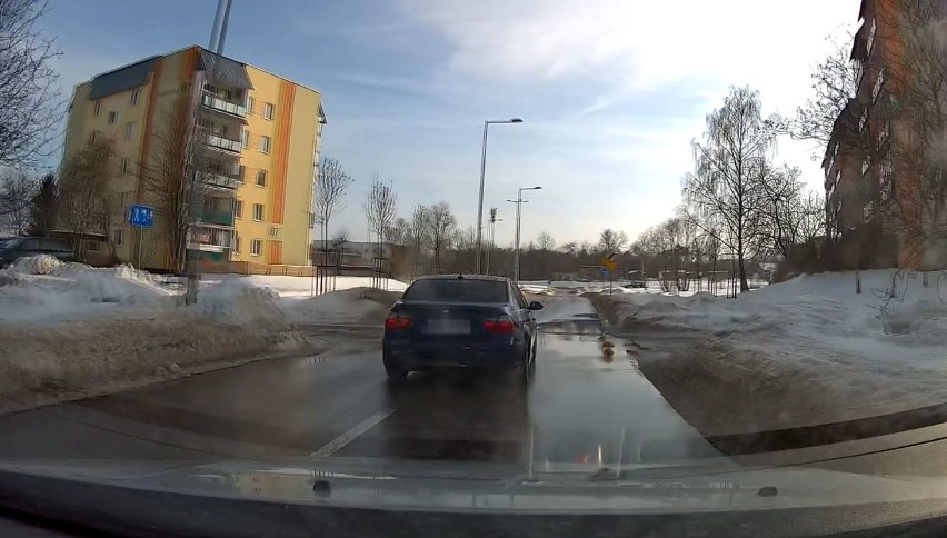 Agresywny kierowca BMW z Moniek przyjechał do Białymstoku....
