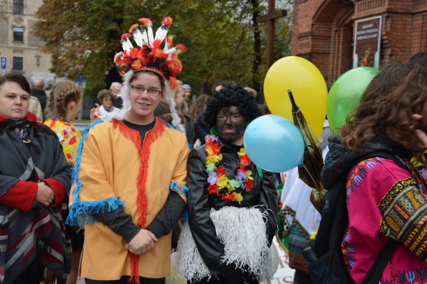 Misyjne święto w Tarnowie. Ulicami miasta przeszedł barwny marsz [ZDJĘCIA]