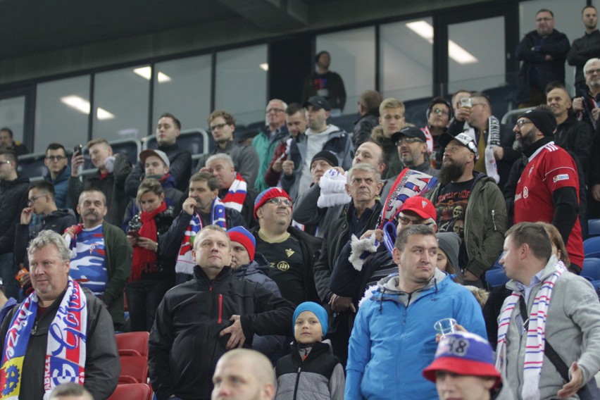 Górnik Zabrze - Śląsk Wrocław. Kibice odśpiewali hymn ZDJĘCIA KIBICÓW