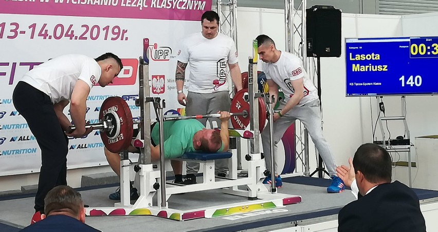 Medalowy start Tęczy Społem Kielce na Fit Weekend w fitness i wyciskaniu leżąc klasycznym [ZDJĘCIA]
