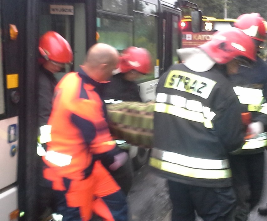 Wypadek autobusów w Mysłowicach ZDJĘCIA z AKCJI RATOWNICZEJ Zderzyły się dwa autobusy. Są ranni