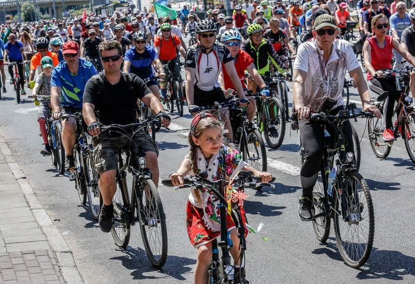 XXIII Pomorski Wielki Przejazd Rowerowy 2019. Tysiące rowerzystów jechało czterema peletonami przez główne miasta Pomorza [zdjęcia]