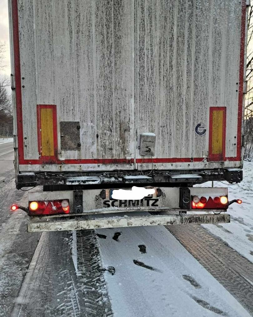Wypadek na drodze krajowej nr 94 pod Krakowem. Zderzenie czterech samochodów: dwóch ciężarowych i dwóch osobowych